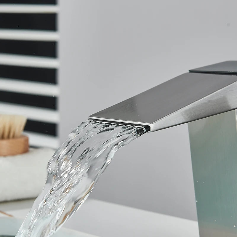 Smart LED Temperature Display Basin Faucet